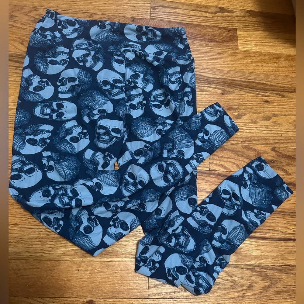 LuLaRoe One Size Blue Skulls